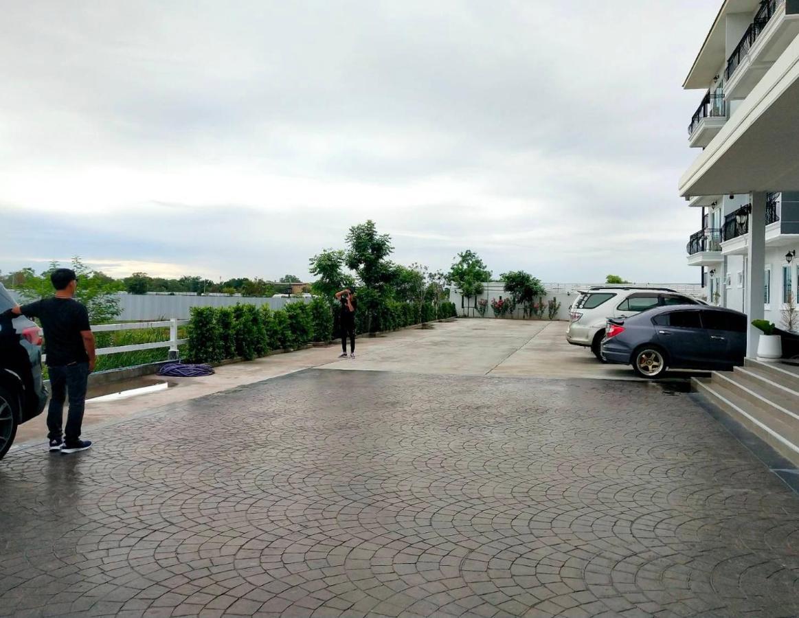 โคโค่ โฮเทล Koco Hotel Nakhonratchasima Dış mekan fotoğraf