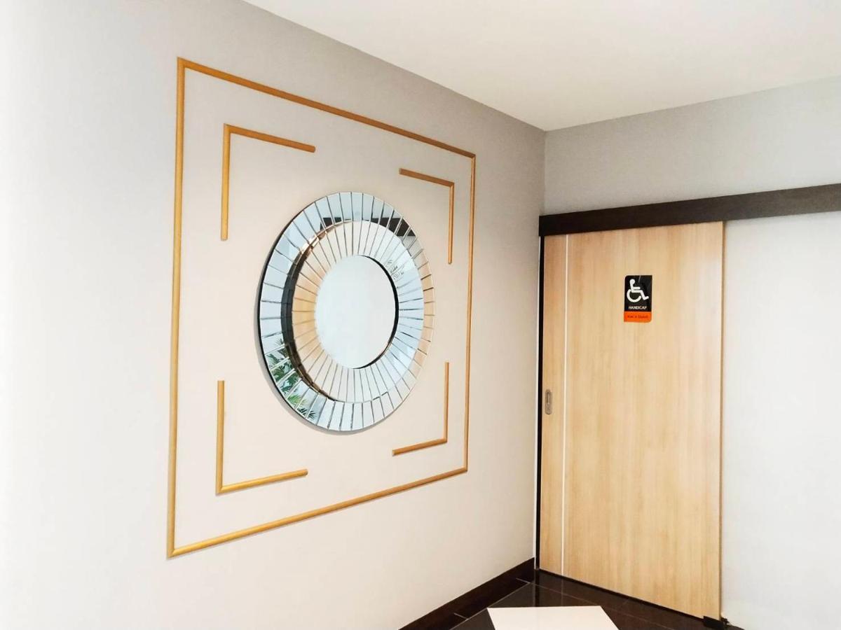 โคโค่ โฮเทล Koco Hotel Nakhonratchasima Dış mekan fotoğraf