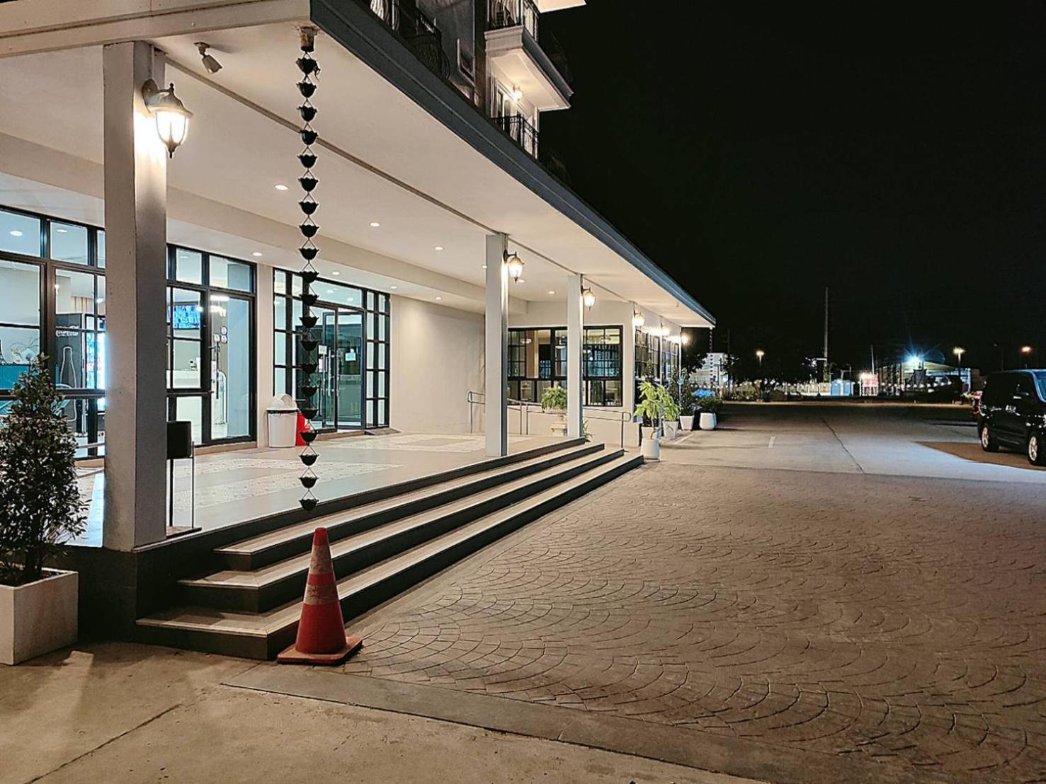 โคโค่ โฮเทล Koco Hotel Nakhonratchasima Dış mekan fotoğraf